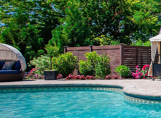 Embracing the Beauty of Vinyl Fence Gardens